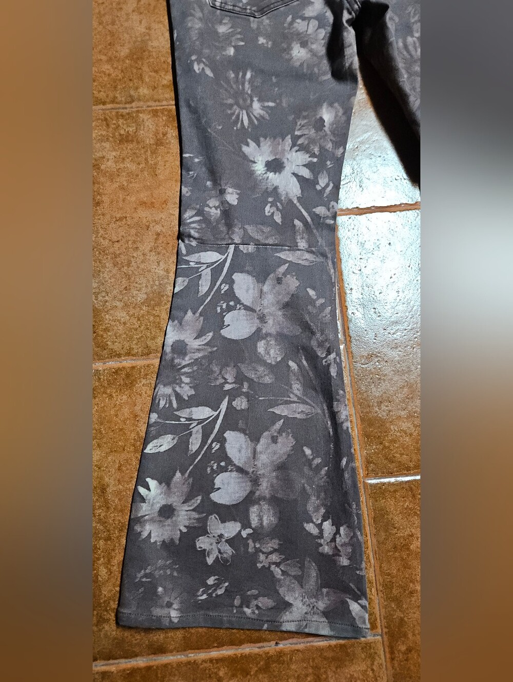 Free People We The Free Penny Floral Flare Jeans Sz 29 Boho Y2K - Picture 7 of 9